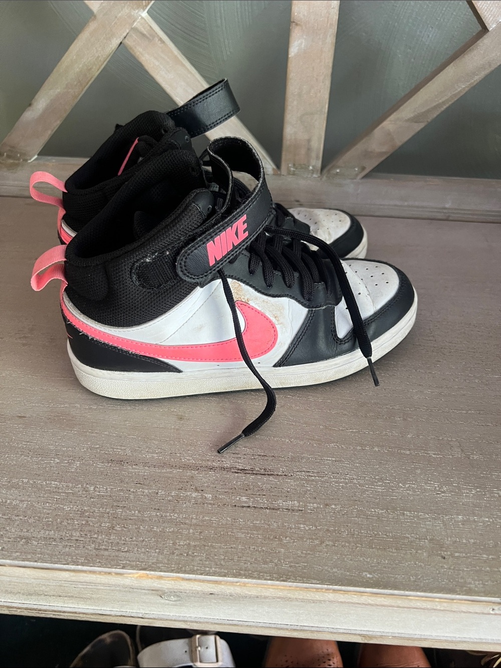 Nike Kids' High-Top Sneakers in Black, White & Pink size USY 5.5